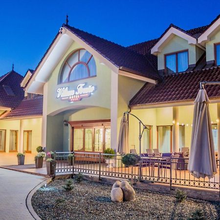 Hotel Viliam Frano Νίτρα Εξωτερικό φωτογραφία