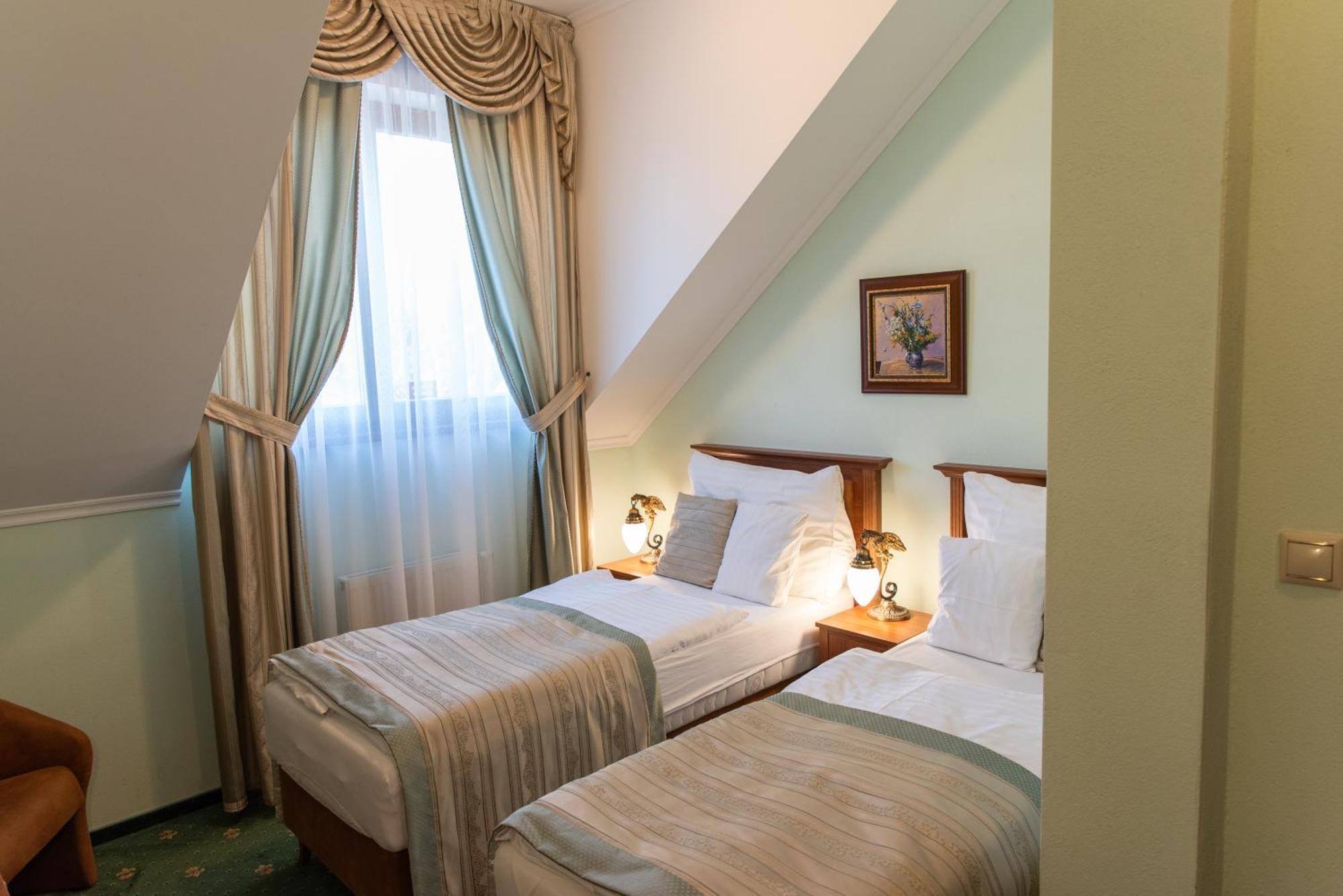 Hotel Viliam Frano Νίτρα Εξωτερικό φωτογραφία