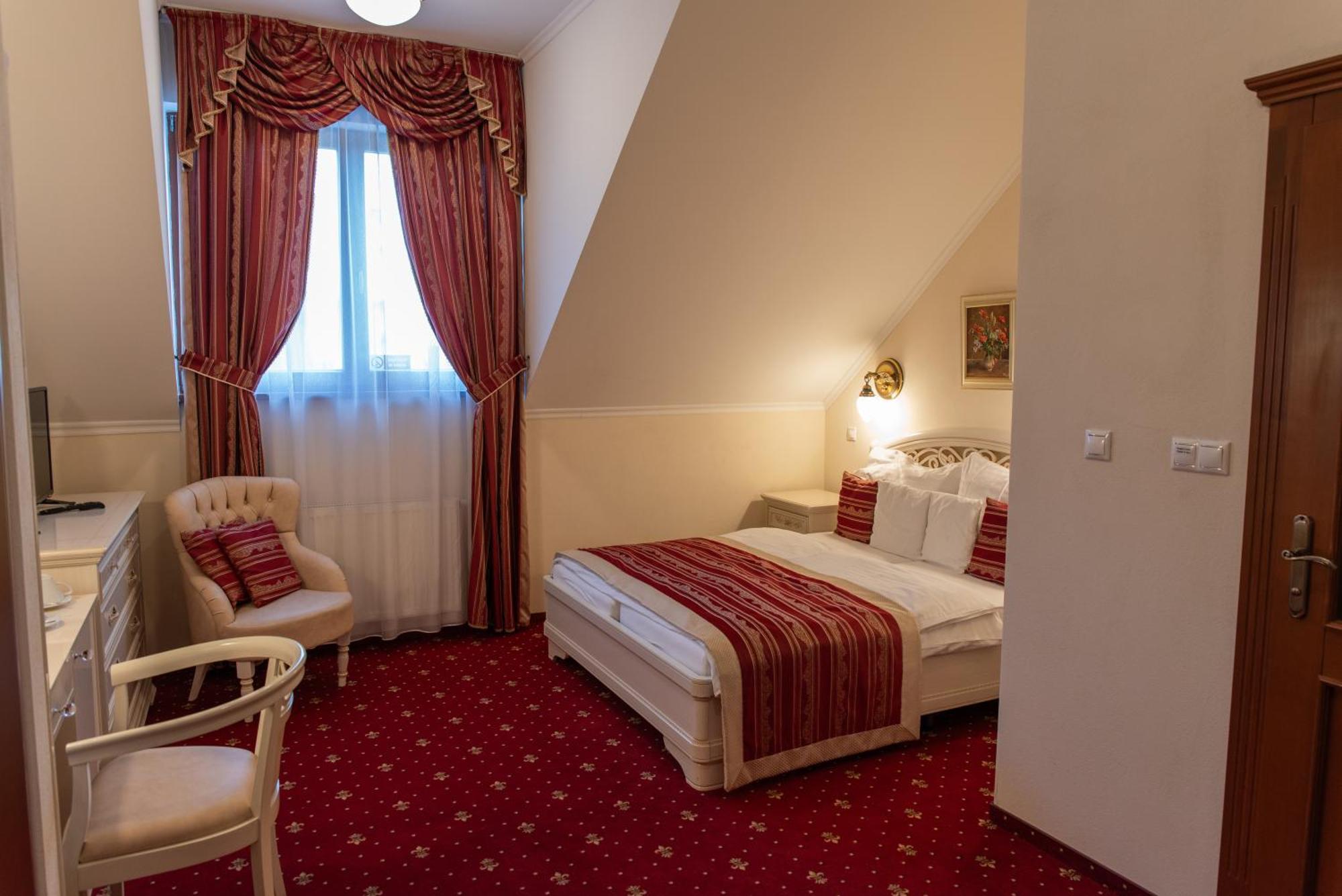 Hotel Viliam Frano Νίτρα Εξωτερικό φωτογραφία
