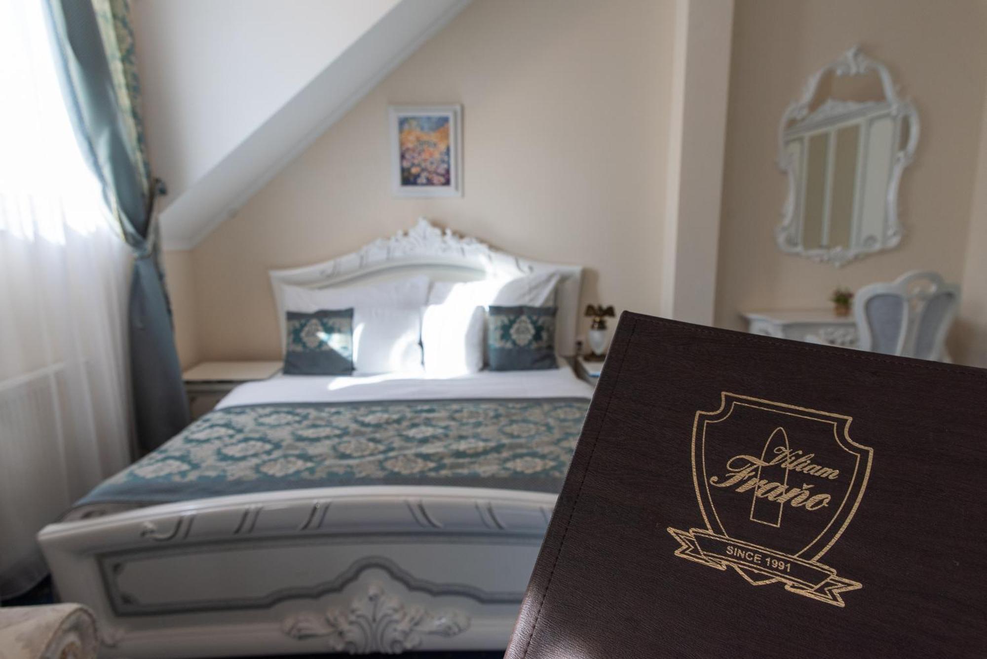 Hotel Viliam Frano Νίτρα Εξωτερικό φωτογραφία
