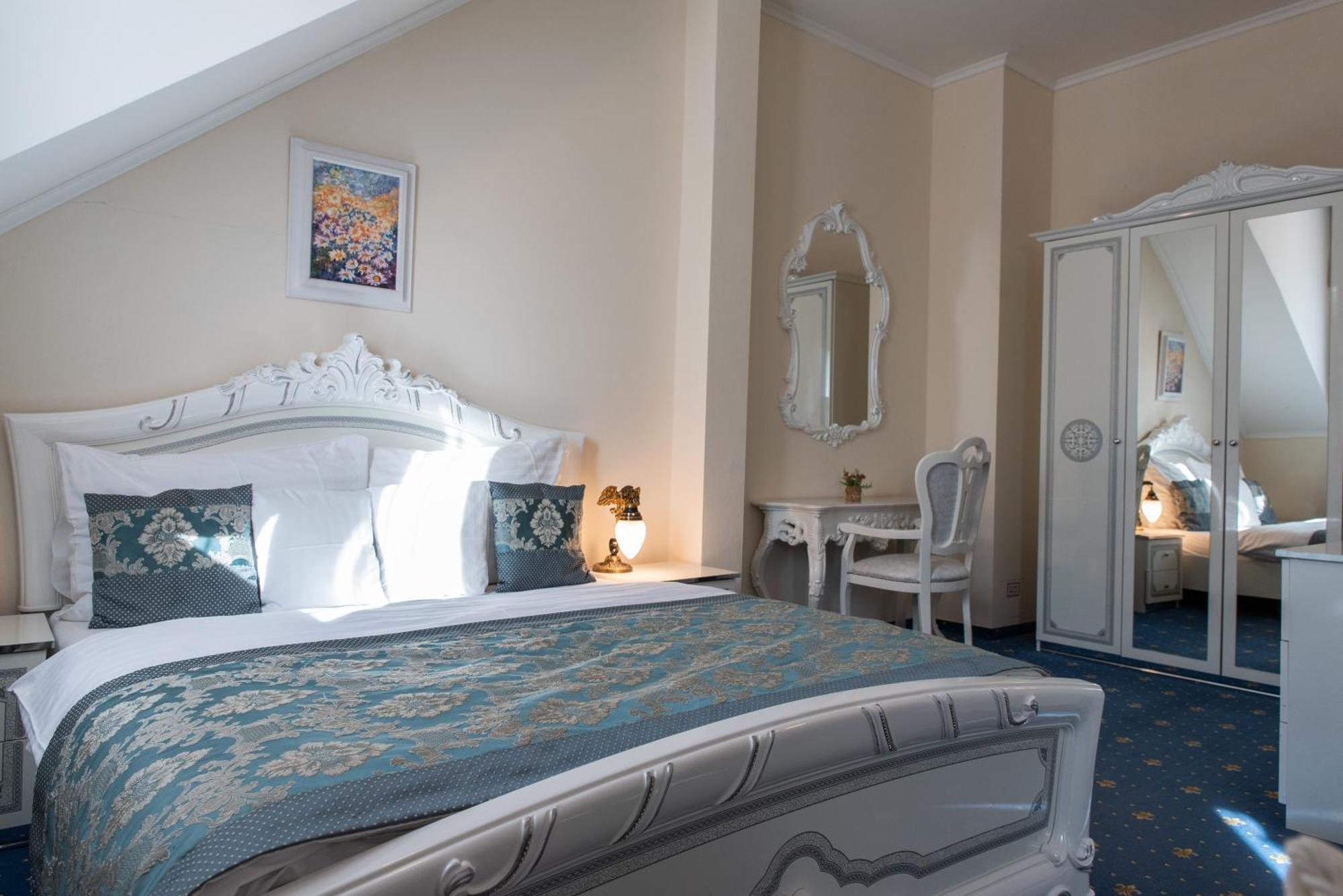 Hotel Viliam Frano Νίτρα Εξωτερικό φωτογραφία