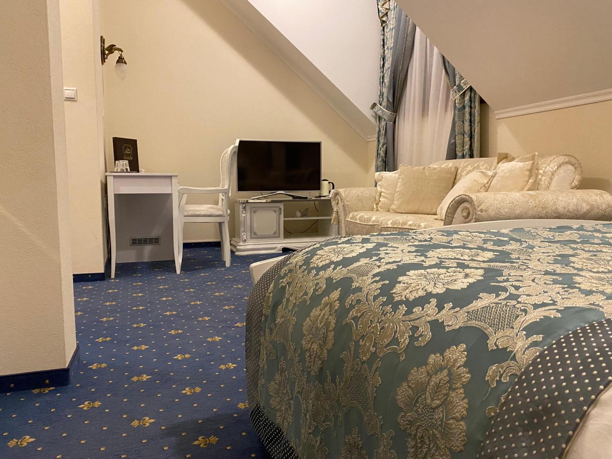 Hotel Viliam Frano Νίτρα Εξωτερικό φωτογραφία