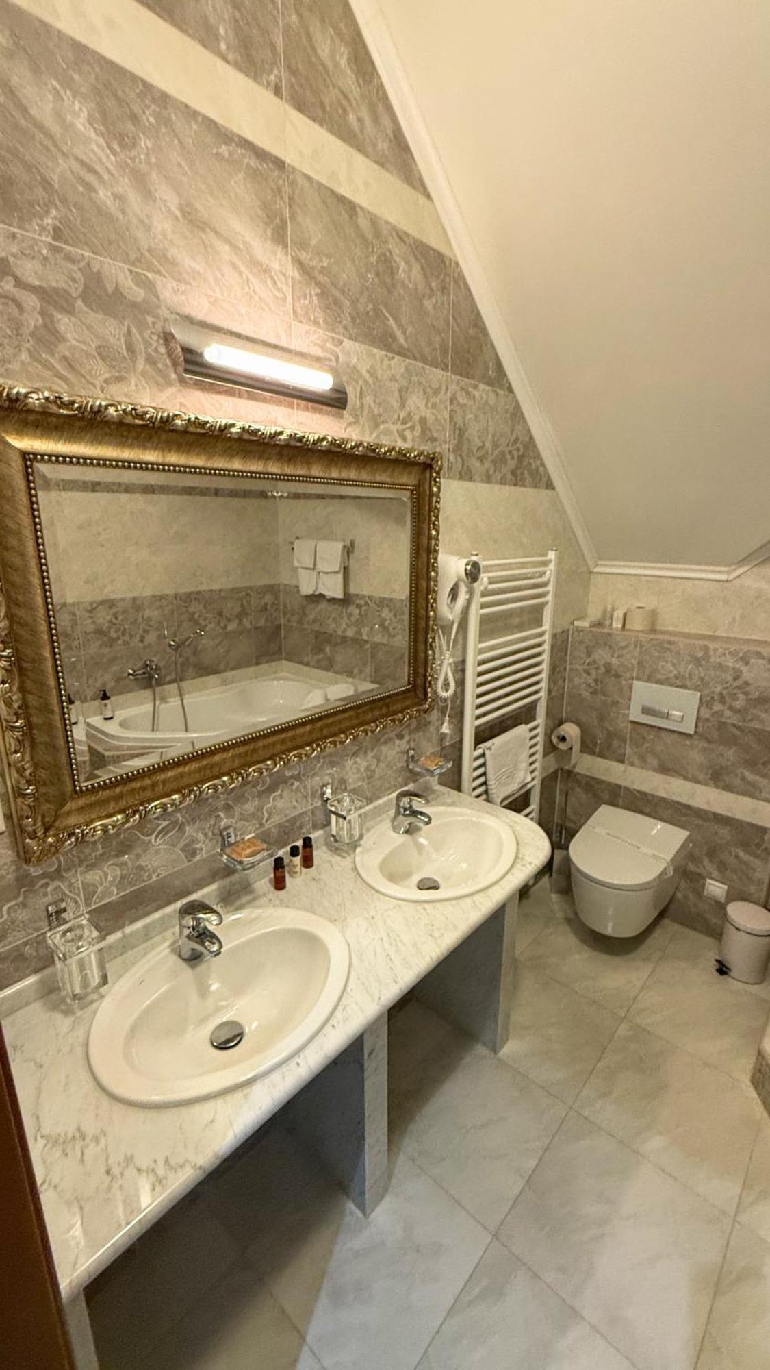 Hotel Viliam Frano Νίτρα Εξωτερικό φωτογραφία