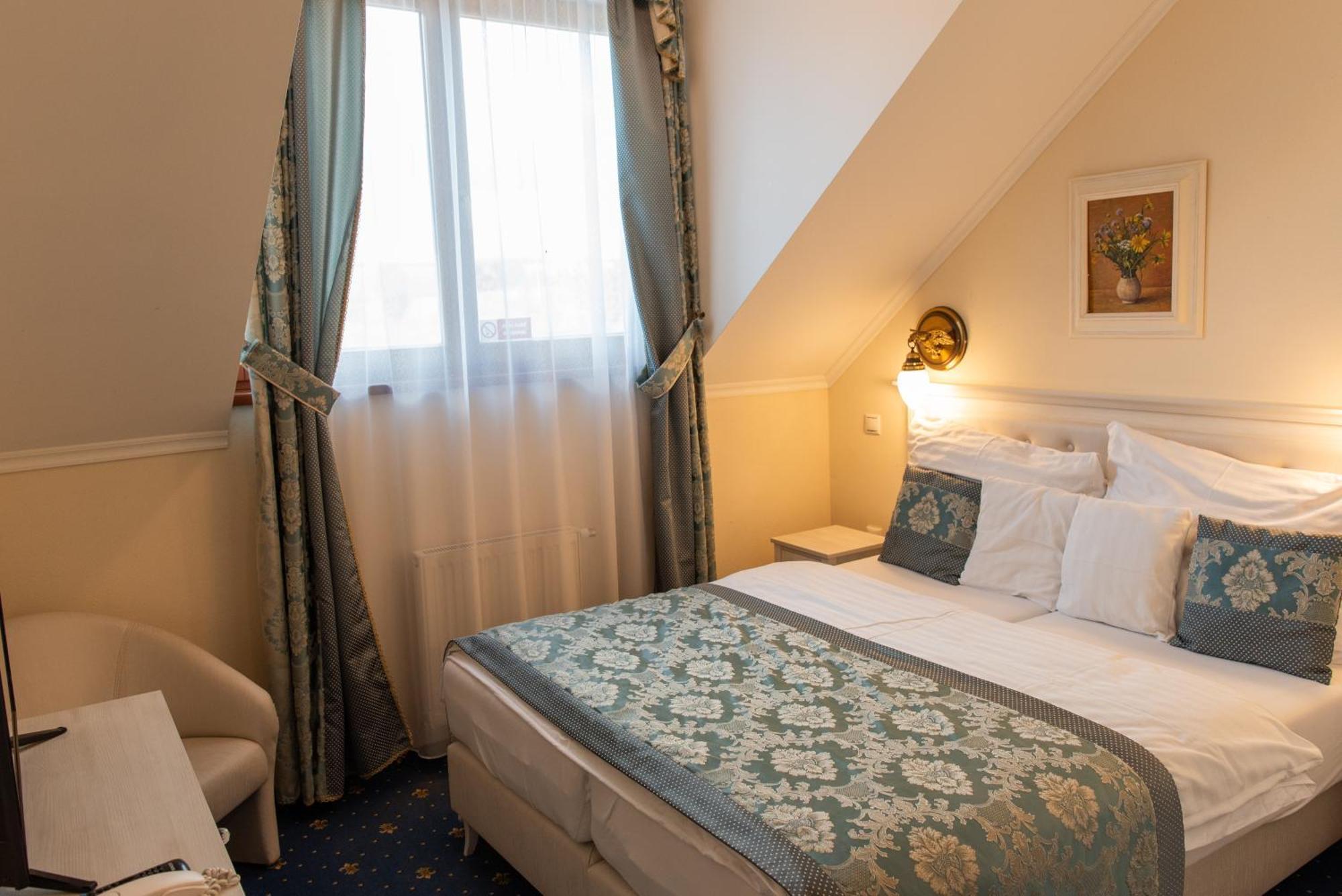 Hotel Viliam Frano Νίτρα Εξωτερικό φωτογραφία