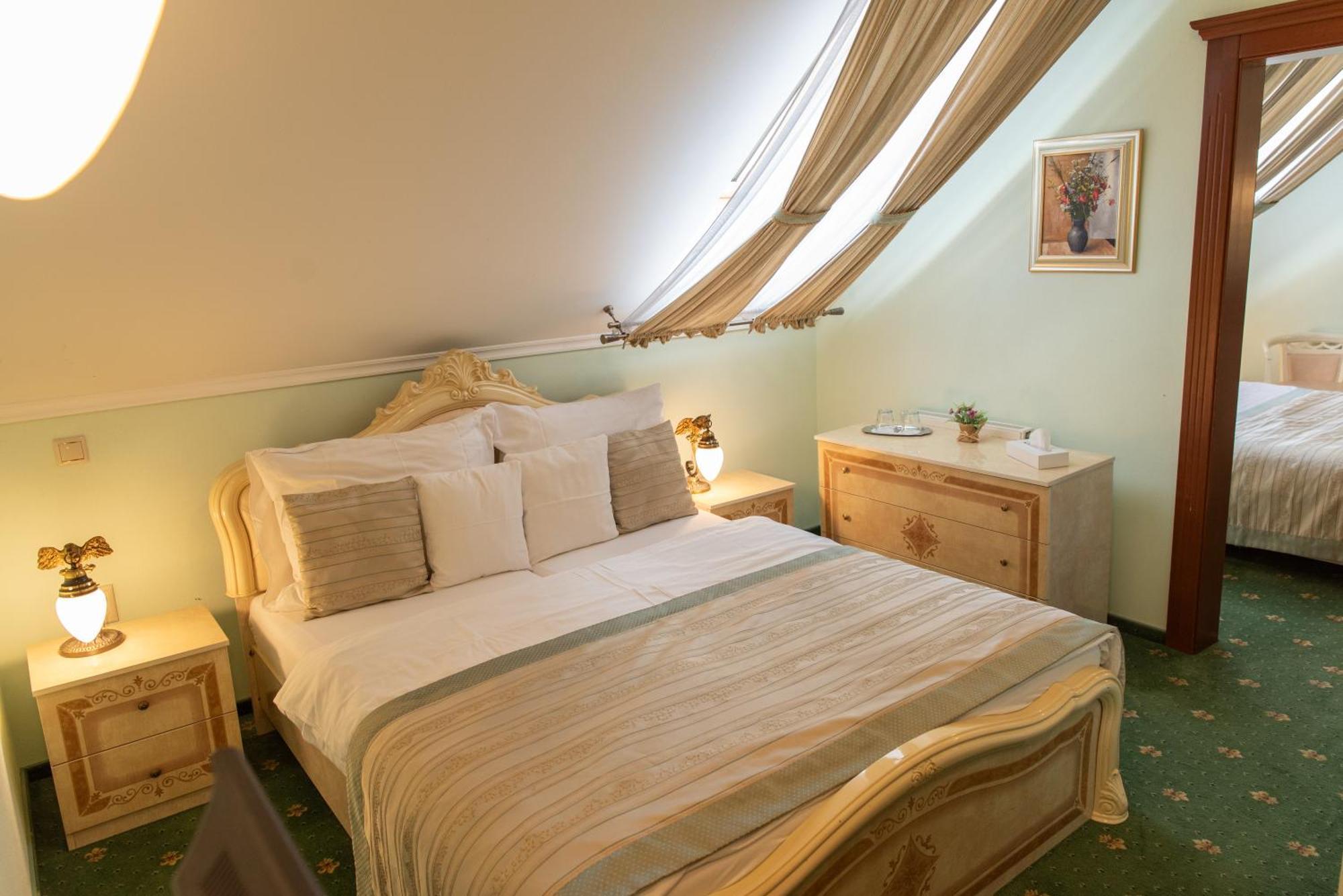 Hotel Viliam Frano Νίτρα Εξωτερικό φωτογραφία