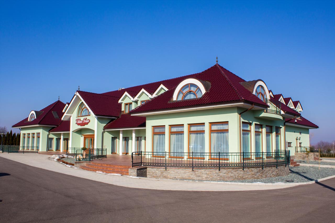 Hotel Viliam Frano Νίτρα Εξωτερικό φωτογραφία