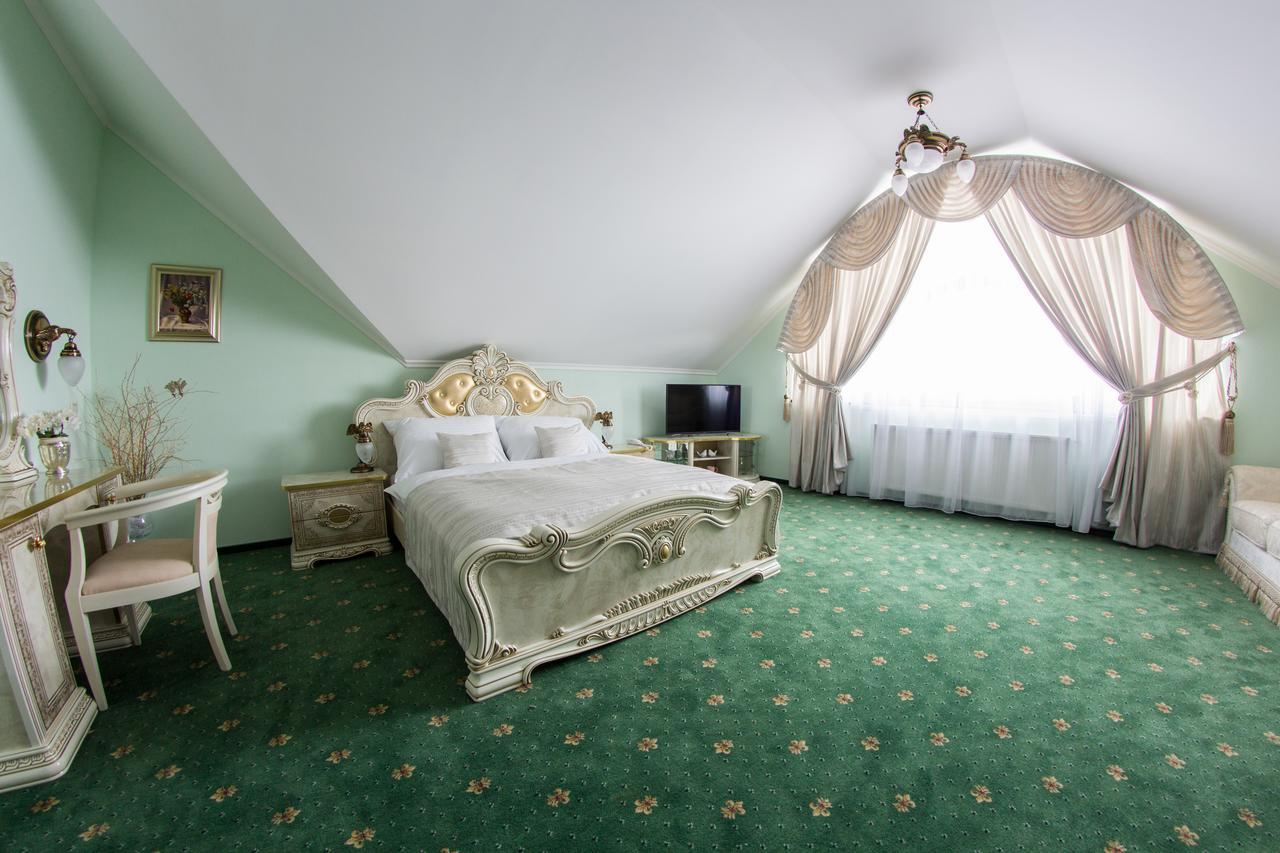 Hotel Viliam Frano Νίτρα Εξωτερικό φωτογραφία