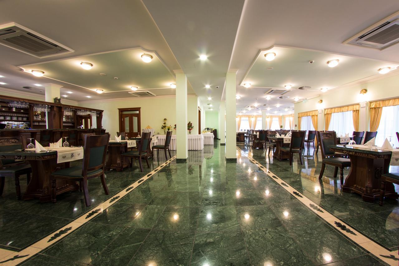 Hotel Viliam Frano Νίτρα Εξωτερικό φωτογραφία
