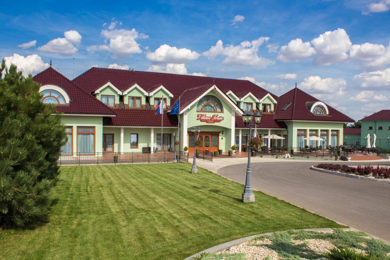 Hotel Viliam Frano Νίτρα Εξωτερικό φωτογραφία