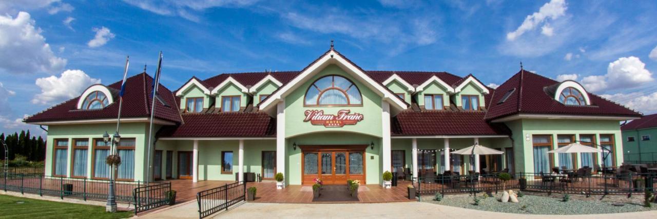Hotel Viliam Frano Νίτρα Εξωτερικό φωτογραφία